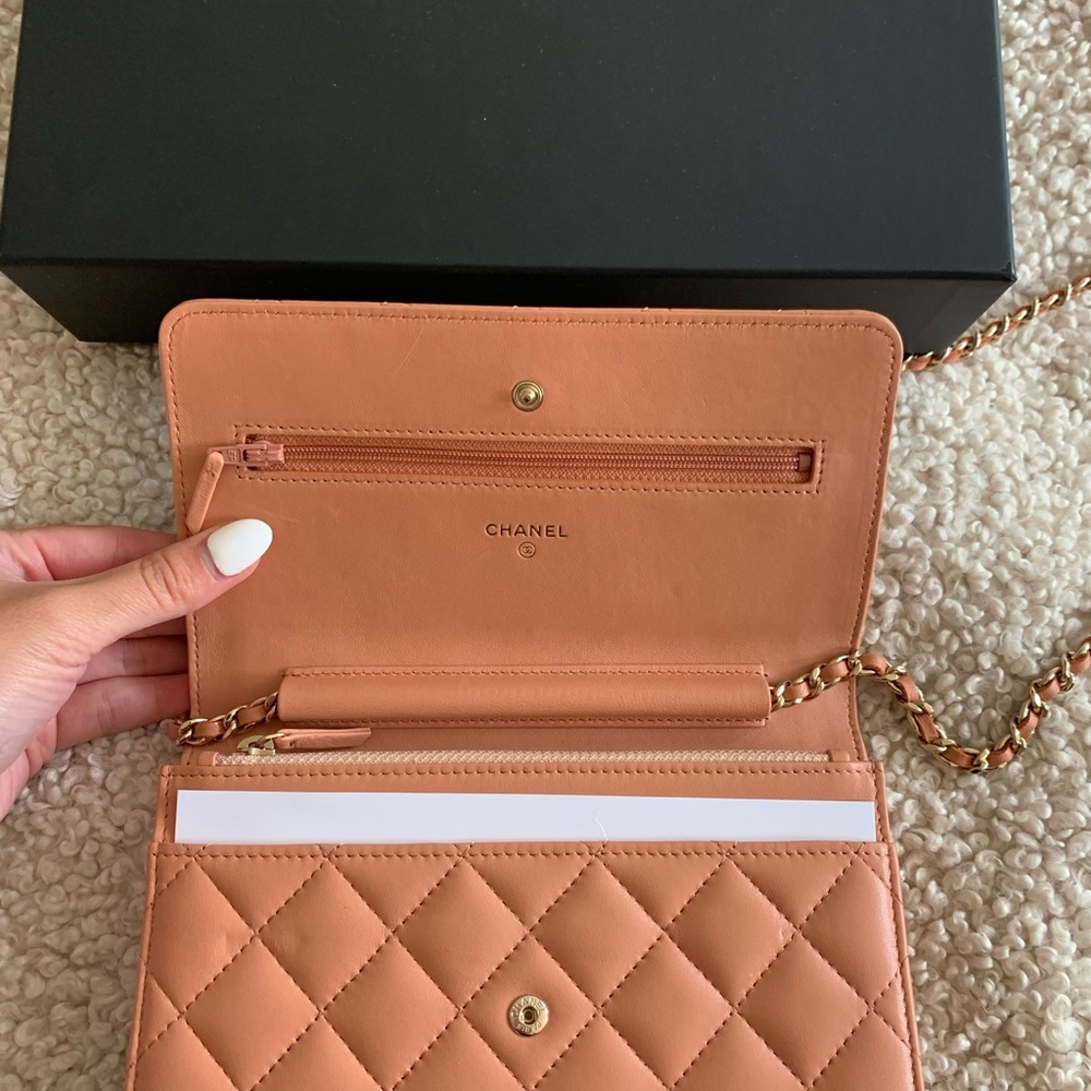 CHANEL Classic Wallet On Chain WOC in Salmon Beige Lambskin Leather - Picture 14 of 16